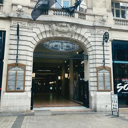 Champs Elysees No 76 Париж