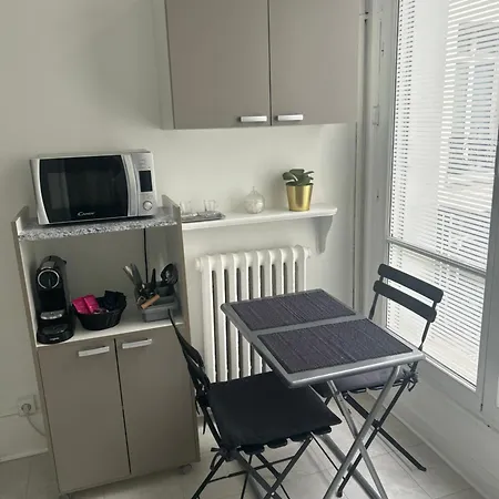 Champs Elysees No 76 Париж